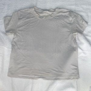 Lululemon t-shirt size 2